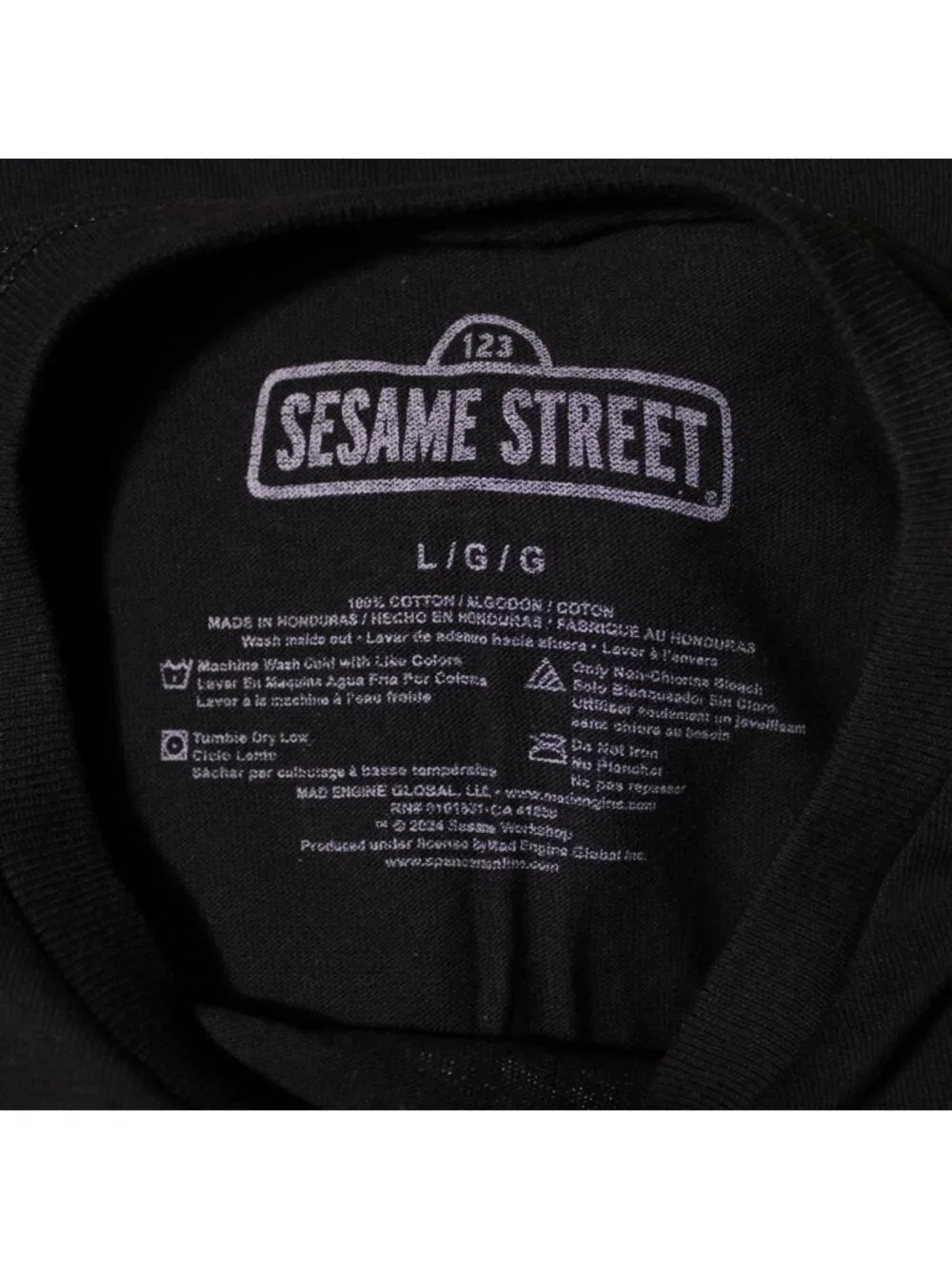 Sesame Street How's Is Everyone Doing? Adult Graphic Tee Black Size L
